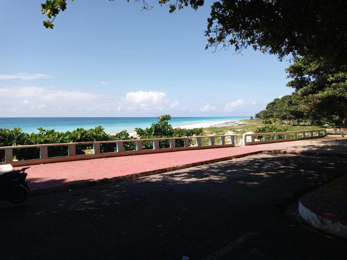 Beachfront Apartment, Quiet 4 Beds, 1 Bath, Ac, Wi-Fi, Hot Water, In Paraiso Near Los Patos Bagian luar foto