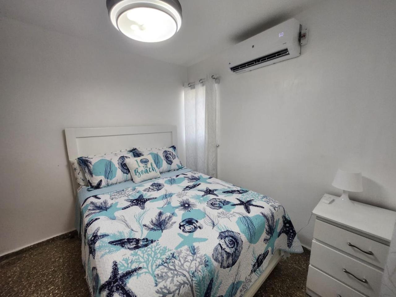 Beachfront Apartment, Quiet 4 Beds, 1 Bath, Ac, Wi-Fi, Hot Water, In Paraiso Near Los Patos Bagian luar foto